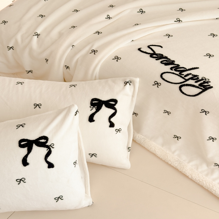 91家纺网 家纺一手货源 找家纺 布柔 2025新款高克重加厚印花毛巾刺绣牛奶绒羊羔绒盖毯双层毛毯午休毯卡通多功能沙发毯子 甜心米盖毯