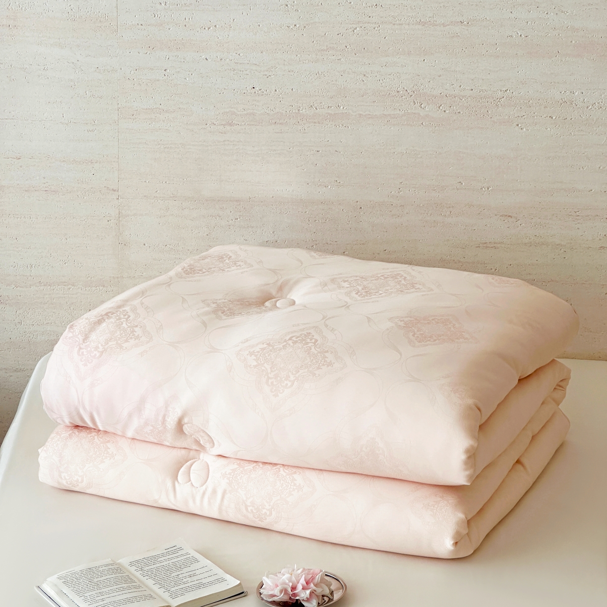 91家纺网 家纺一手货源 找家纺 傲蕾良品 2025新款睡梦森林【高奢养生】蚕丝大豆养生被 藕粉玉