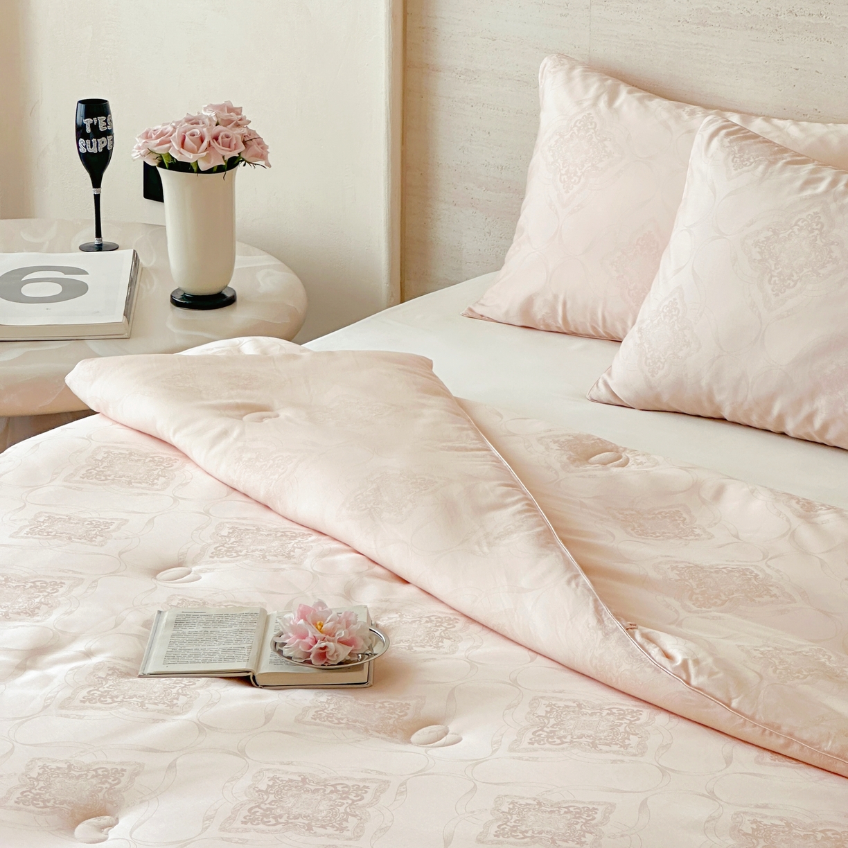 91家纺网 家纺一手货源 找家纺 傲蕾良品 2025新款睡梦森林【高奢养生】蚕丝大豆养生被 藕粉玉