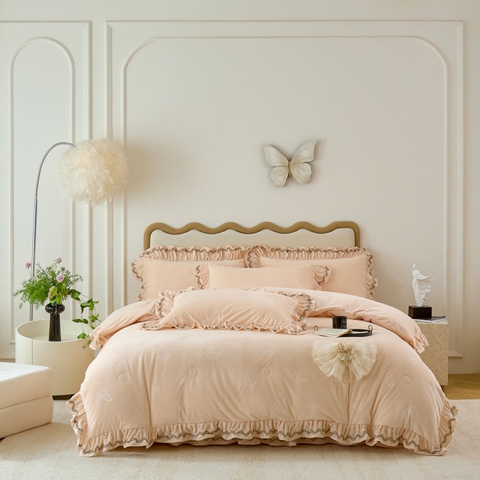 91家纺网 家纺一手货源 找家纺 金绣美居 2025新款婴儿绒多功能床盖款四件套-知音（控价不低于229/239） 知音-奶油黄