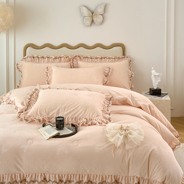 91家纺网 家纺一手货源 找家纺 金绣美居 2025新款婴儿绒多功能床盖款四件套-知音（控价不低于229/239） 知音-奶油黄