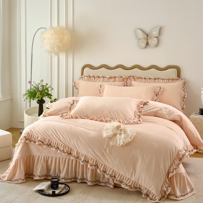 91家纺网 家纺一手货源 找家纺 金绣美居 2025新款婴儿绒多功能床盖款四件套-知音（控价不低于229/239） 知音-奶油黄