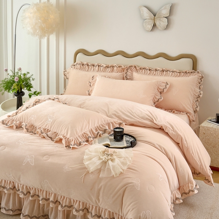 91家纺网 家纺一手货源 找家纺 金绣美居 2025新款婴儿绒多功能床盖款四件套-知音（控价不低于229/239） 知音-奶油黄