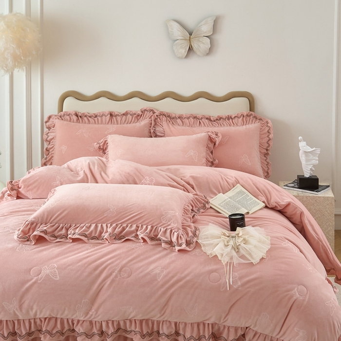 91家纺网 家纺一手货源 找家纺 金绣美居 2025新款婴儿绒多功能床盖款四件套-知音（控价不低于229/239） 知音-新皮粉