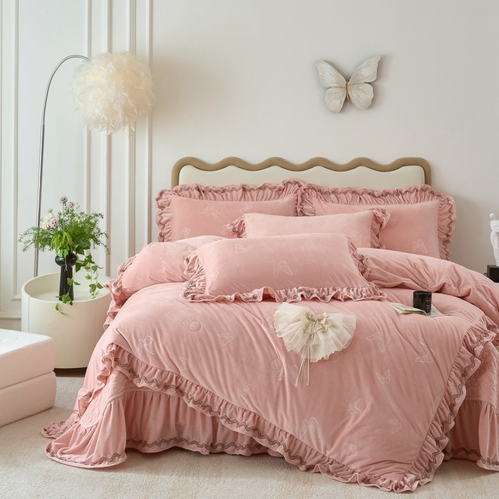 91家纺网 家纺一手货源 找家纺 金绣美居 2025新款婴儿绒多功能床盖款四件套-知音（控价不低于229/239） 知音-新皮粉