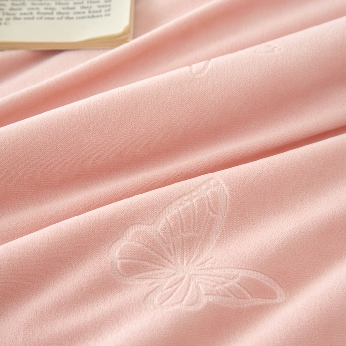 91家纺网 家纺一手货源 找家纺 金绣美居 2025新款婴儿绒多功能床盖款四件套-知音（控价不低于229/239） 知音-新皮粉