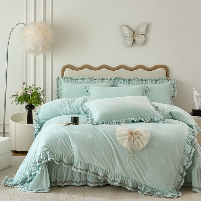 91家纺网 家纺一手货源 找家纺 金绣美居 2025新款婴儿绒多功能床盖款四件套-知音（控价不低于229/239） 知音-幸运绿