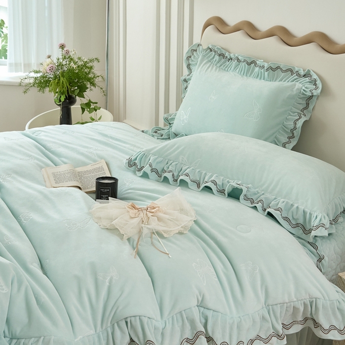 91家纺网 家纺一手货源 找家纺 金绣美居 2025新款婴儿绒多功能床盖款四件套-知音（控价不低于229/239） 知音-幸运绿