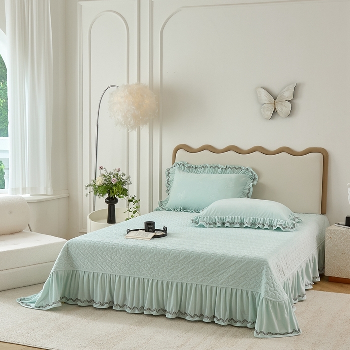 91家纺网 家纺一手货源 找家纺 金绣美居 2025新款婴儿绒多功能床盖款四件套-知音（控价不低于229/239） 知音-幸运绿