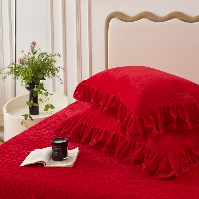 91家纺网 家纺一手货源 找家纺 金绣美居 2025新款婴儿绒多功能床盖款四件套-知音（控价不低于229/239） 知音-中国红