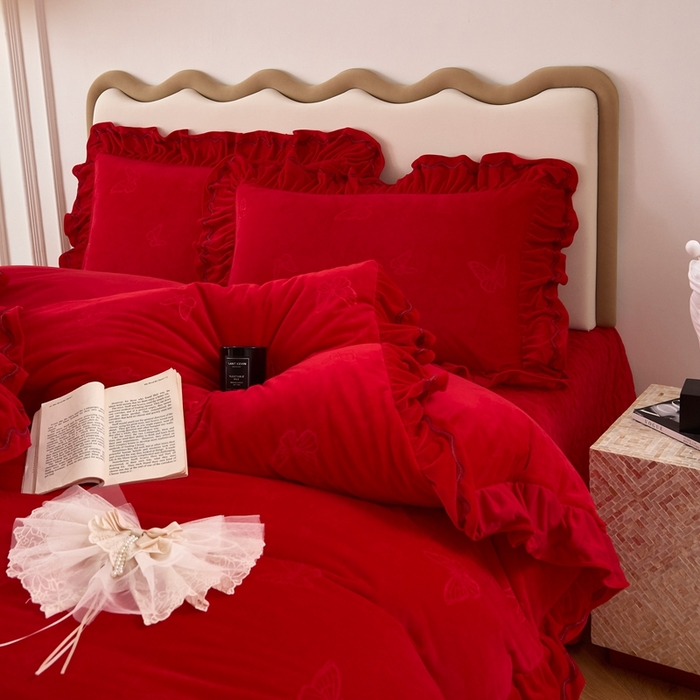 91家纺网 家纺一手货源 找家纺 金绣美居 2025新款婴儿绒多功能床盖款四件套-知音（控价不低于229/239） 知音-中国红