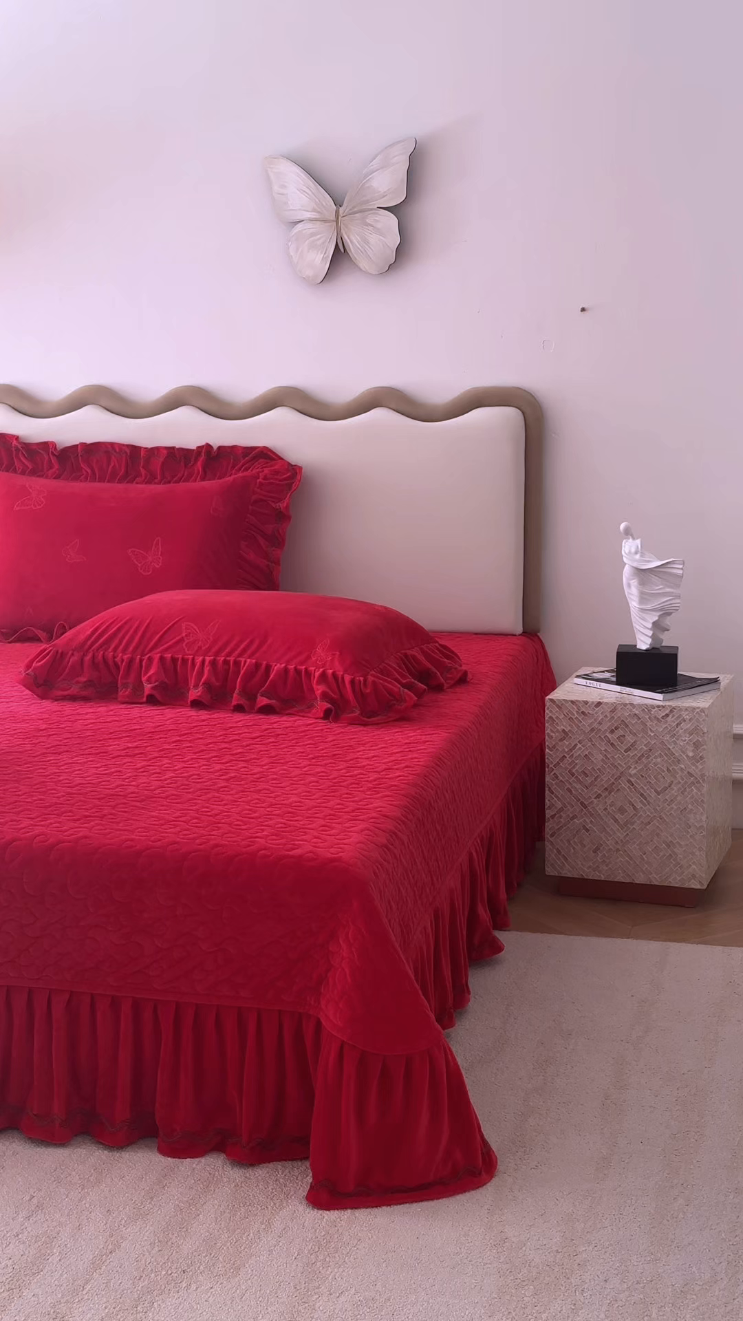 91家纺网 家纺一手货源 找家纺 金绣美居 2025新款婴儿绒多功能床盖款四件套-知音（控价不低于229/239） 知音-中国红