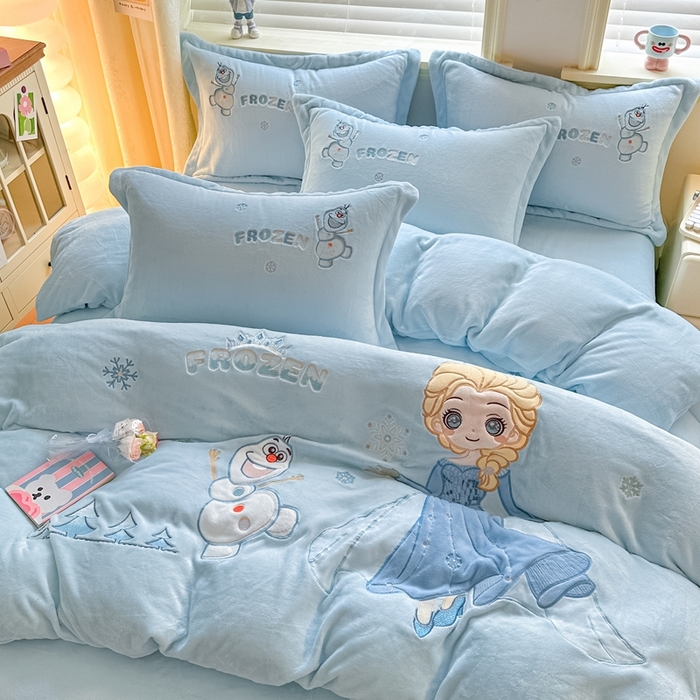 91家纺网 家纺一手货源 找家纺 金绣美居 2025新款卡通贴布绣款牛奶绒四件套-公主 公主蓝