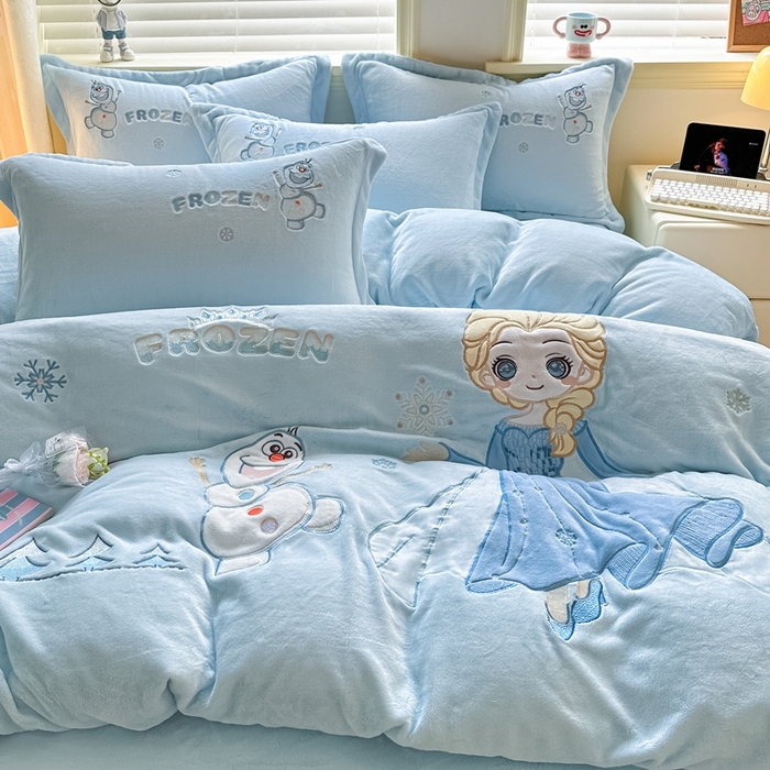 91家纺网 家纺一手货源 找家纺 金绣美居 2025新款卡通贴布绣款牛奶绒四件套-公主 公主蓝