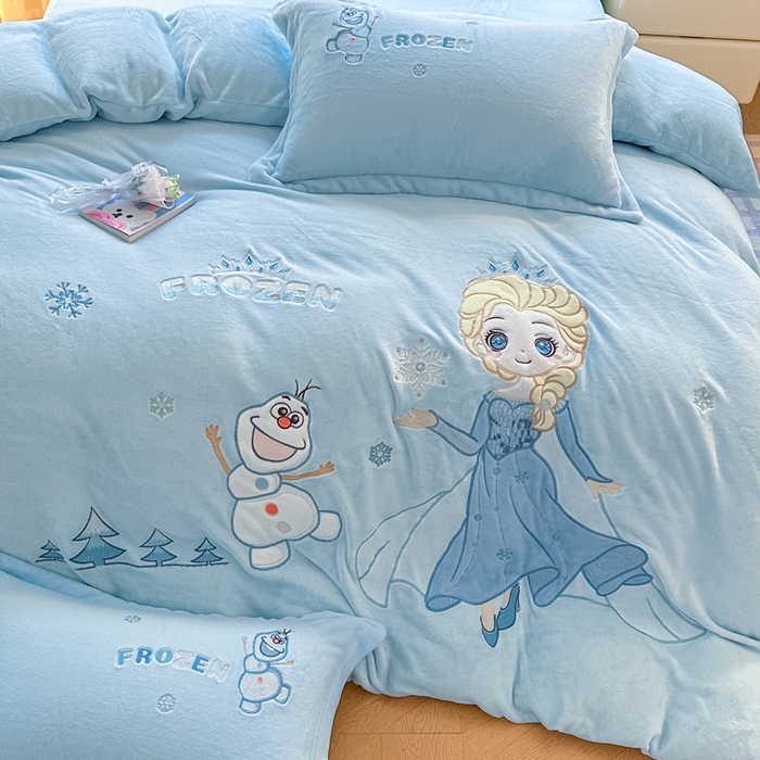 91家纺网 家纺一手货源 找家纺 金绣美居 2025新款卡通贴布绣款牛奶绒四件套-公主 公主蓝