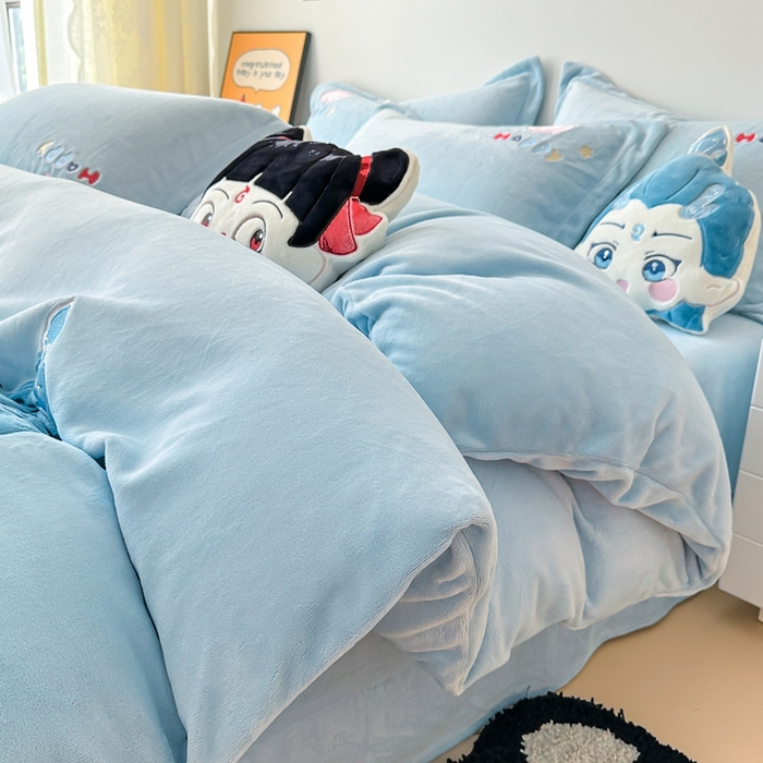 91家纺网 家纺一手货源 找家纺 （总）金绣美居 2025新款卡通贴布绣款牛奶绒四件套-哪吒