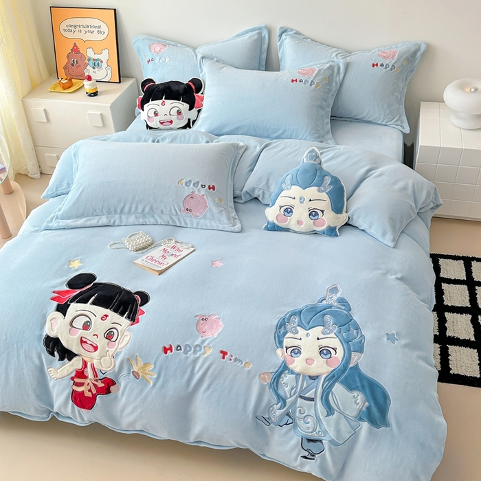 91家纺网 家纺一手货源 找家纺 （总）金绣美居 2025新款卡通贴布绣款牛奶绒四件套-哪吒