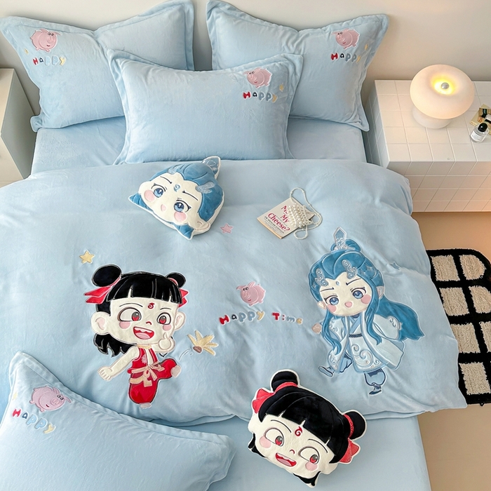 91家纺网 家纺一手货源 找家纺 （总）金绣美居 2025新款卡通贴布绣款牛奶绒四件套-哪吒
