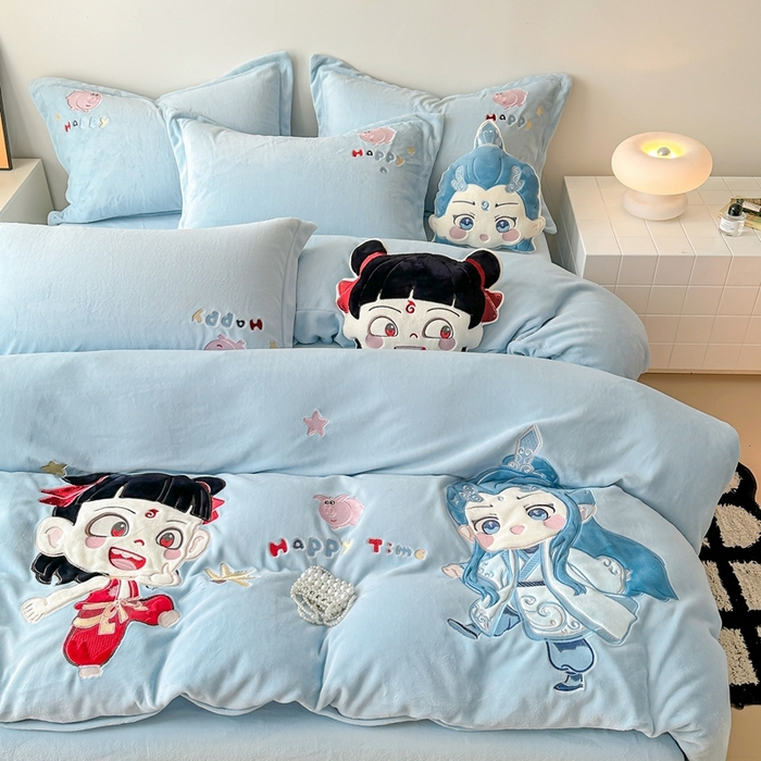 91家纺网 家纺一手货源 找家纺 （总）金绣美居 2025新款卡通贴布绣款牛奶绒四件套-哪吒