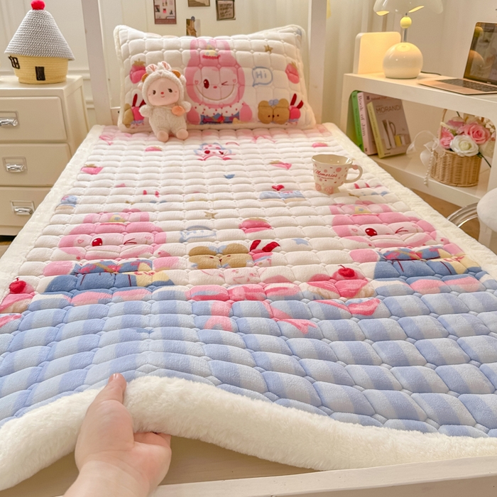 家喜爱 2025新款暖绒边-加厚牛奶绒学生床褥-第二批 草莓布布