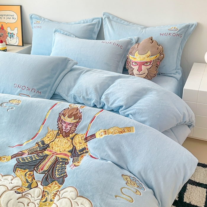 91家纺网 家纺一手货源 找家纺 （总）金绣美居 2025新款卡通贴布绣款牛奶绒四件套-悟空