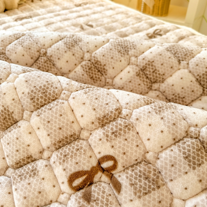 91家纺网 家纺一手货源 找家纺 家喜爱 2025新款暖绒边-加厚牛奶绒学生床褥-第二批 方格蝴蝶结