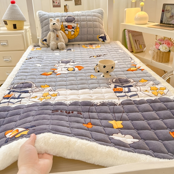 家喜爱 2025新款暖绒边-加厚牛奶绒学生床褥-第二批 遨游太空