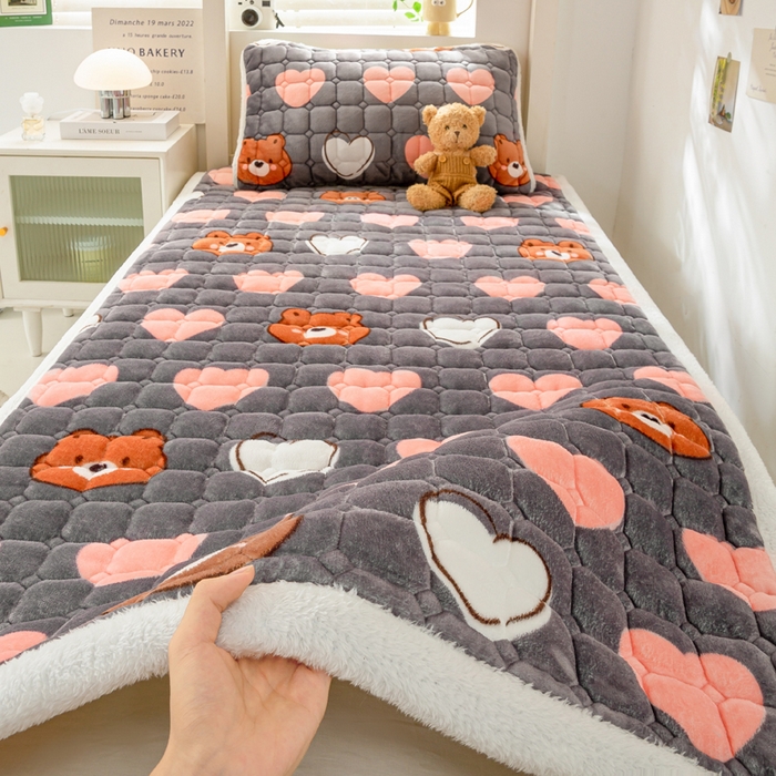 家喜爱 2025新款暖绒边-加厚牛奶绒学生床褥-第二批 多米熊