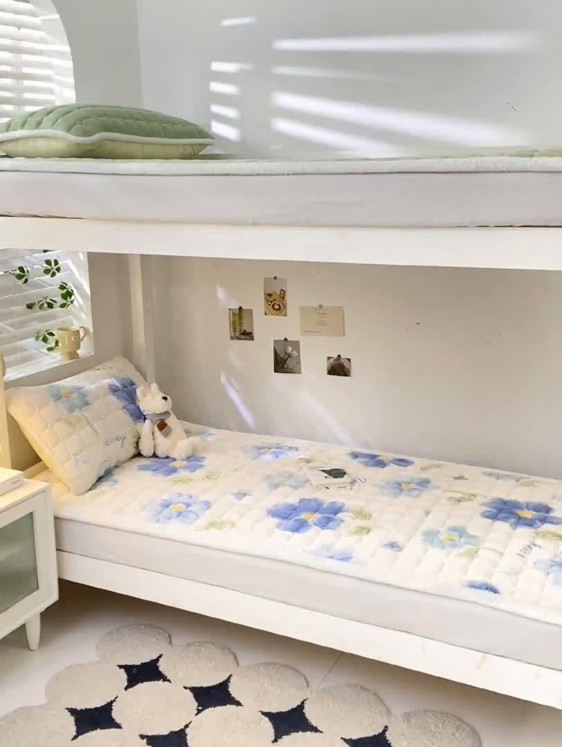 91家纺网 家纺一手货源 找家纺 家喜爱 2025新款暖绒边-加厚牛奶绒学生床褥-第二批 花开朵朵