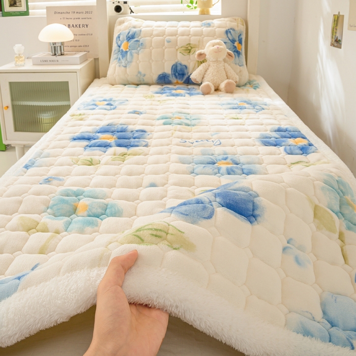 家喜爱 2025新款暖绒边-加厚牛奶绒学生床褥-第二批 花开朵朵