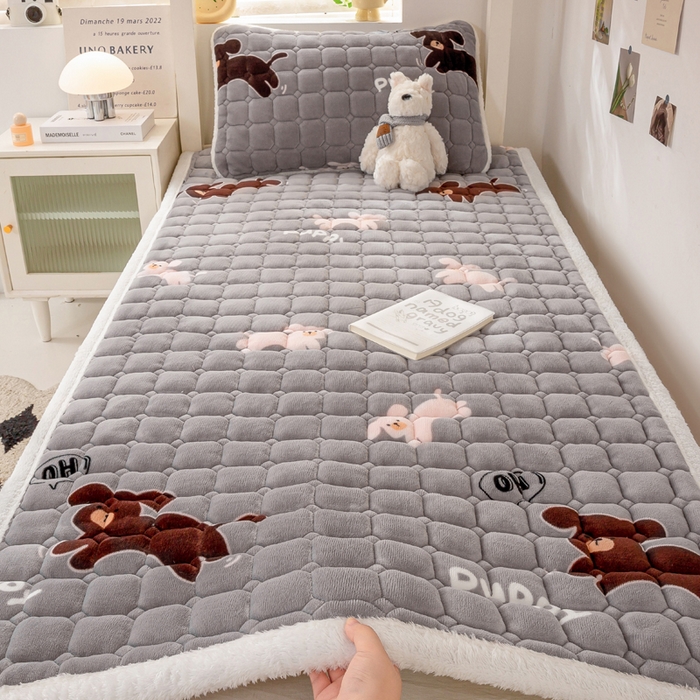 91家纺网 家纺一手货源 找家纺 家喜爱 2025新款暖绒边-加厚牛奶绒学生床褥-第二批 苟富贵-灰