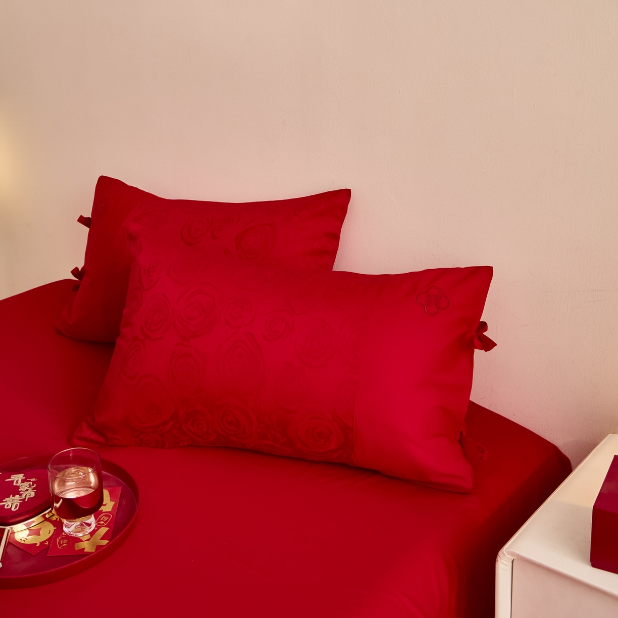 91家纺网 家纺一手货源 找家纺 东方合美（原：皇家传奇） 2025新款婚庆长绒棉纯棉提花配件 红色刺绣单人枕