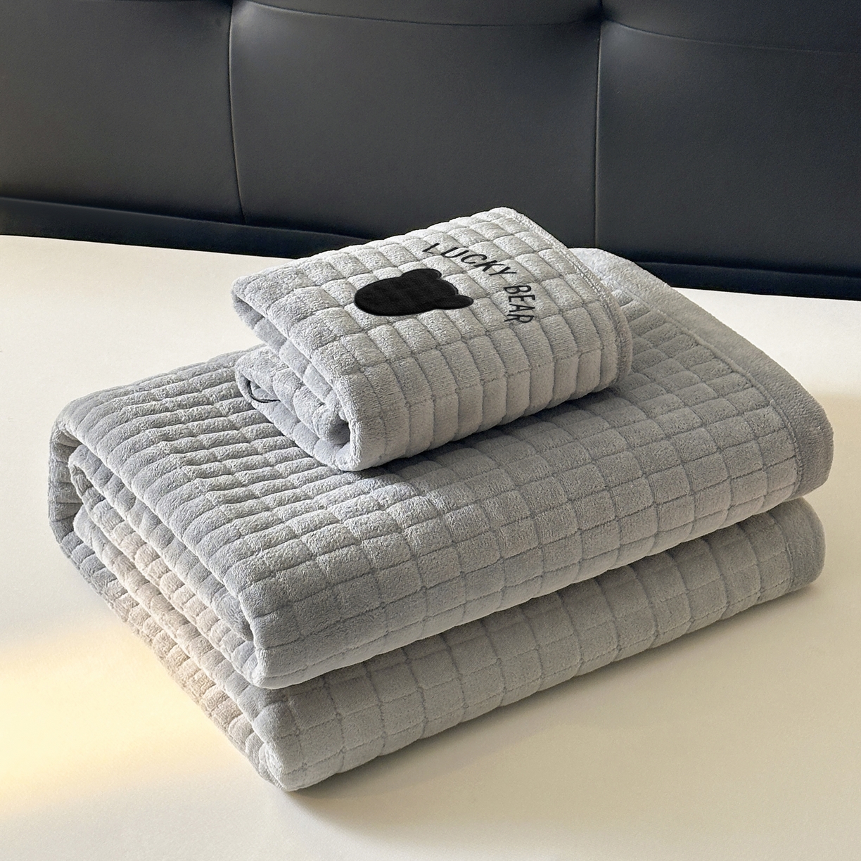 91家纺网 家纺一手货源 找家纺 梵朴 2025新款A类贴布绣牛奶绒夹棉床垫学生宿舍床褥垫子-好运熊系列 好运熊-灰