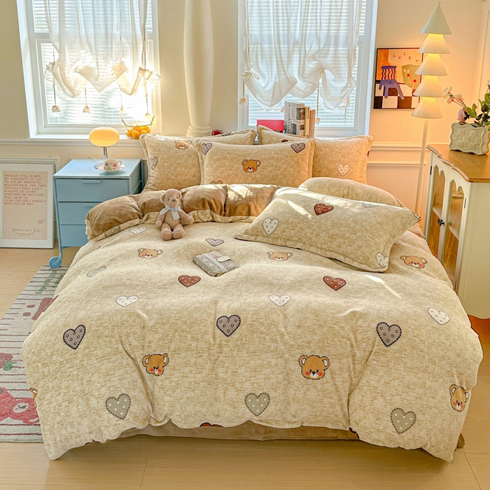 卡普 2025新款牛奶绒印花四件套萌萌熊