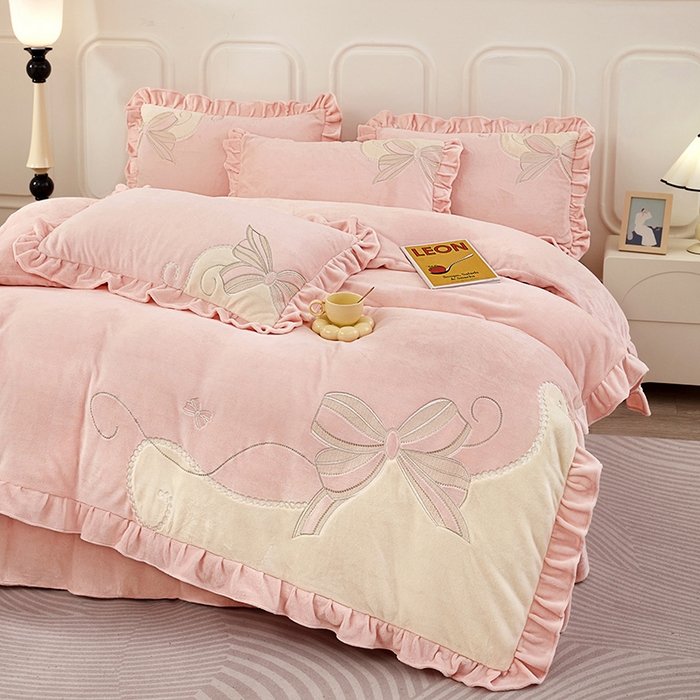 91家纺网 家纺一手货源 找家纺 苏木年华 2025新款牛奶绒贴布绣四件套-蝶舞 蝶舞-玲珑玉