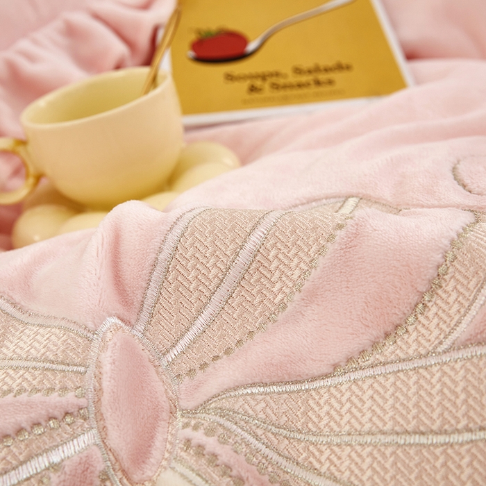 91家纺网 家纺一手货源 找家纺 苏木年华 2025新款牛奶绒贴布绣四件套-蝶舞 蝶舞-玲珑玉