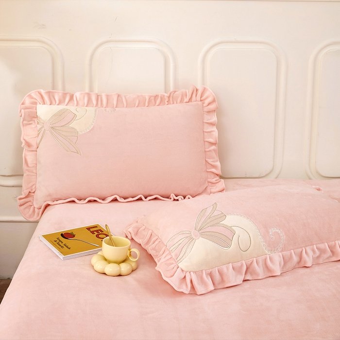 91家纺网 家纺一手货源 找家纺 苏木年华 2025新款牛奶绒贴布绣四件套-蝶舞 蝶舞-玲珑玉