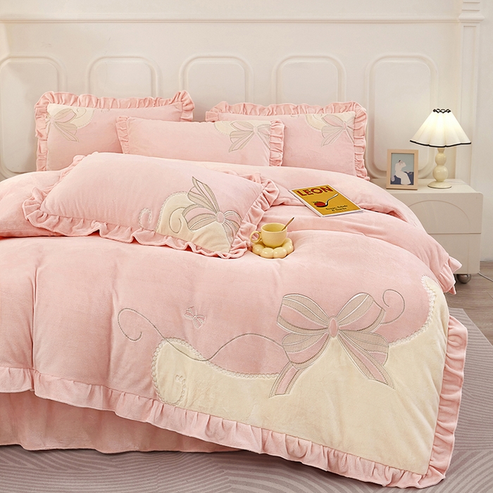 91家纺网 家纺一手货源 找家纺 苏木年华 2025新款牛奶绒贴布绣四件套-蝶舞 蝶舞-玲珑玉