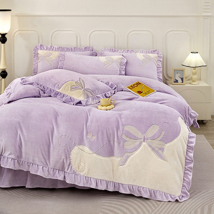 91家纺网 家纺一手货源 找家纺 苏木年华 2025新款牛奶绒贴布绣四件套-蝶舞 蝶舞-魅力紫
