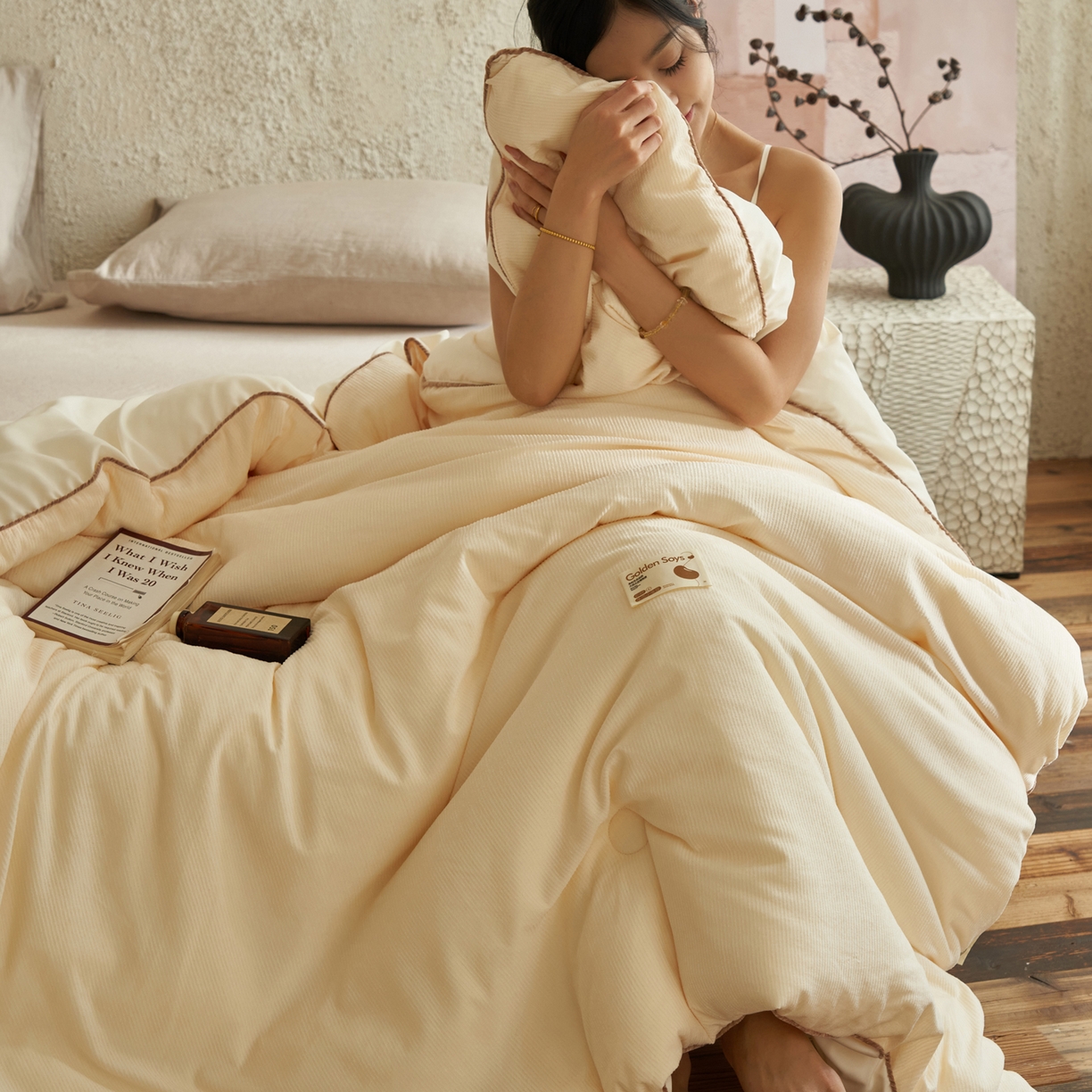 91家纺网 家纺一手货源 找家纺 子由家居 2025新款家居雪尼尔植绒大豆被 雪尼尔-米白