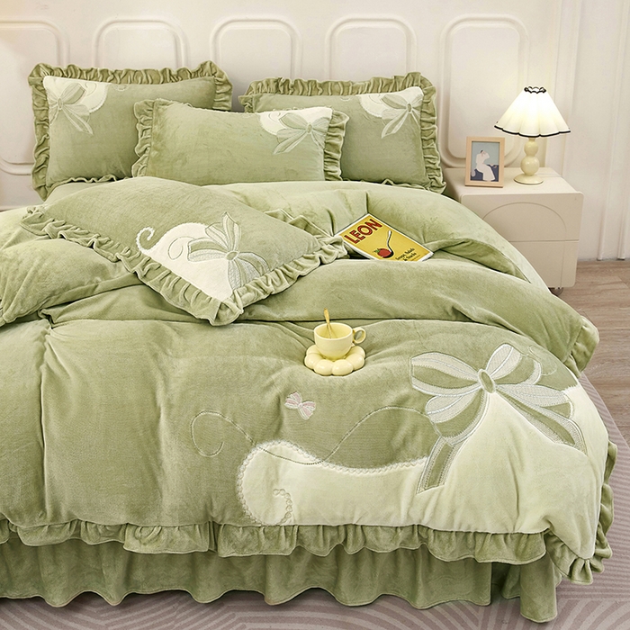 91家纺网 家纺一手货源 找家纺 苏木年华 2025新款牛奶绒贴布绣四件套-蝶舞 蝶舞-牛油果绿