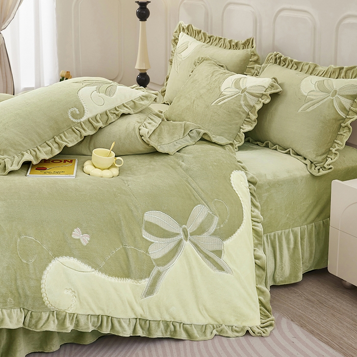 91家纺网 家纺一手货源 找家纺 苏木年华 2025新款牛奶绒贴布绣四件套-蝶舞 蝶舞-牛油果绿