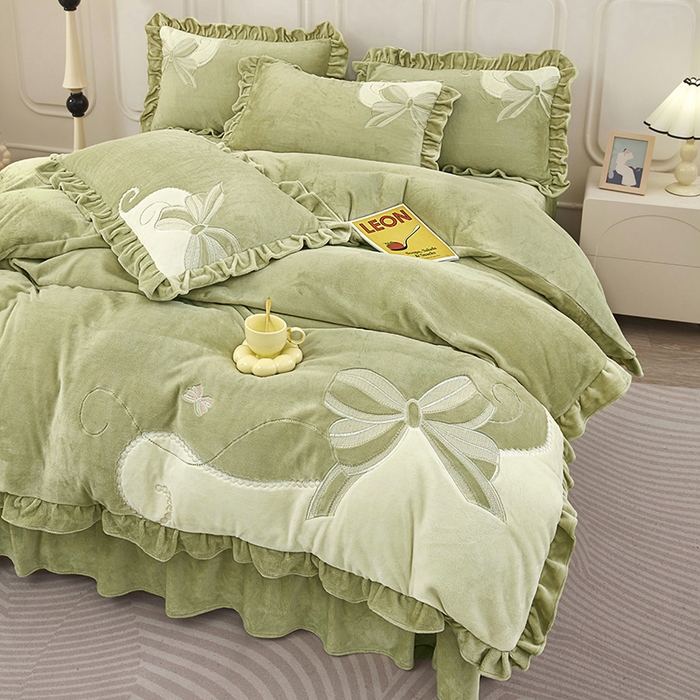 91家纺网 家纺一手货源 找家纺 苏木年华 2025新款牛奶绒贴布绣四件套-蝶舞 蝶舞-牛油果绿
