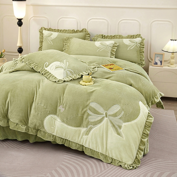 91家纺网 家纺一手货源 找家纺 苏木年华 2025新款牛奶绒贴布绣四件套-蝶舞 蝶舞-牛油果绿