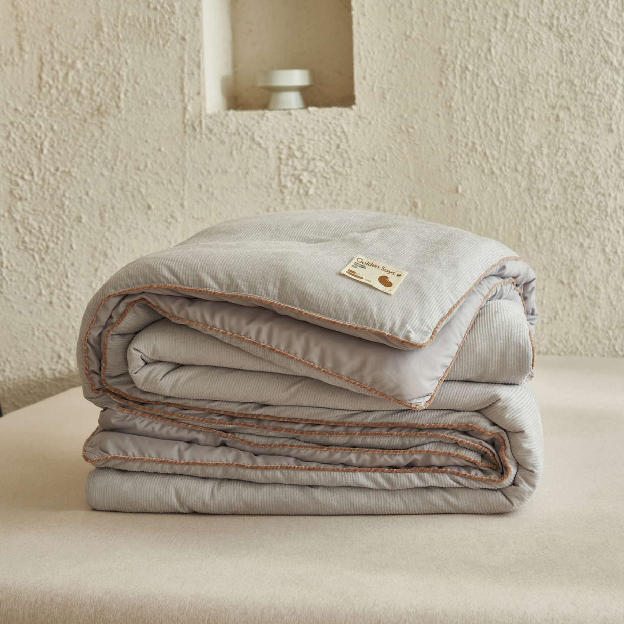 91家纺网 家纺一手货源 找家纺 子由家居 2025新款家居雪尼尔植绒大豆被 雪尼尔-浅灰