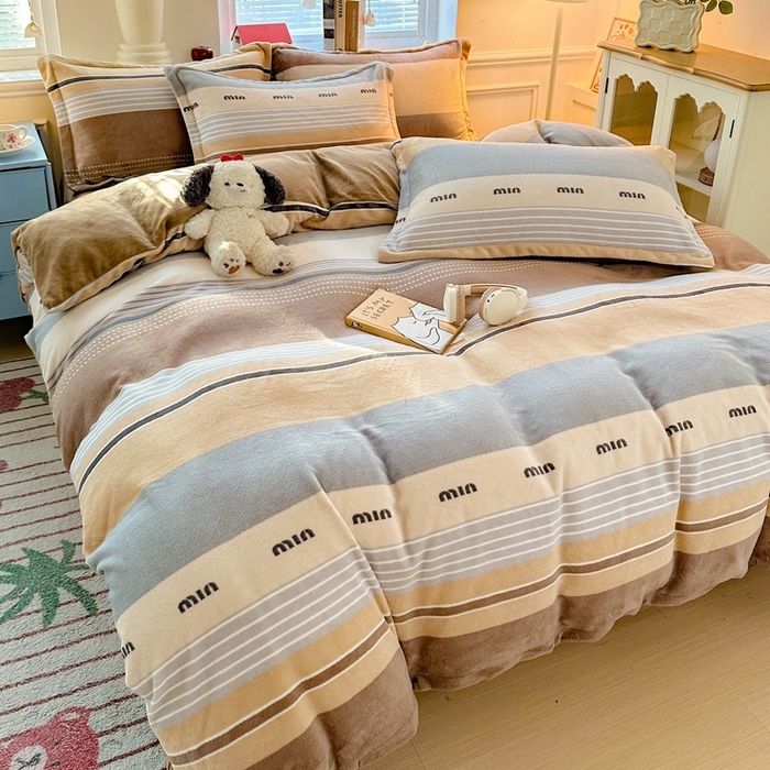 91家纺网 家纺一手货源 找家纺 卡普 2025新款牛奶绒印花四件套米兰风尚