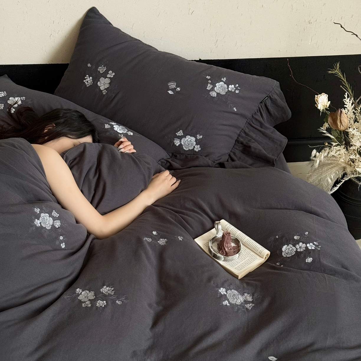 91家纺网 家纺一手货源 找家纺 （总）鹿班家居 2025新款全棉纯棉皱皱纱精密刺绣四件套-蓝盈花海（标准会员-20）