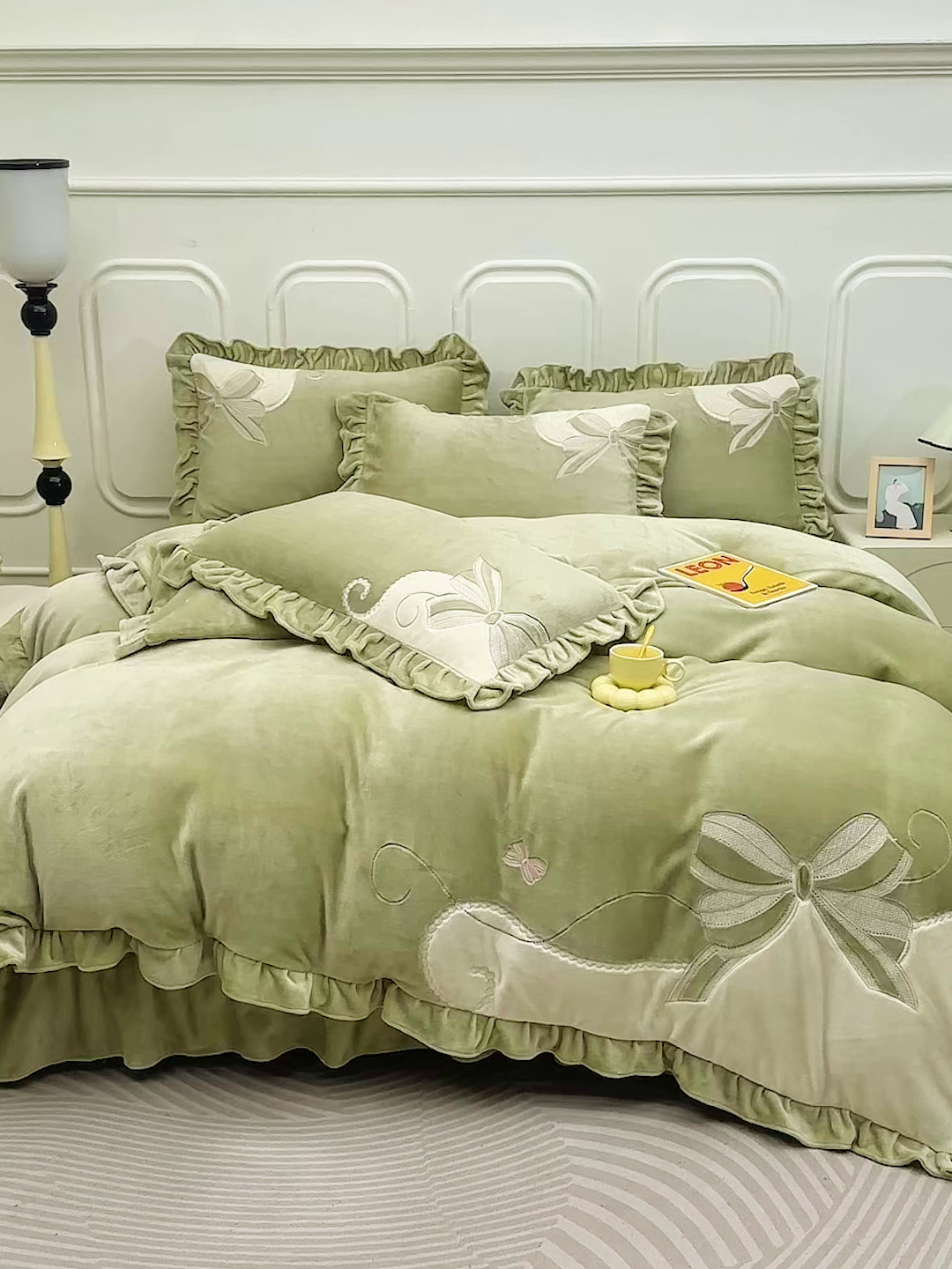 91家纺网 家纺一手货源 找家纺 （总）苏木年华 2025新款牛奶绒贴布绣四件套-蝶舞