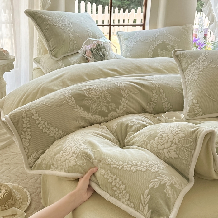 91家纺网 家纺一手货源 找家纺 亿品家纺 2025新款八斤立体雕花牛奶绒四件套 北欧经典【绿】