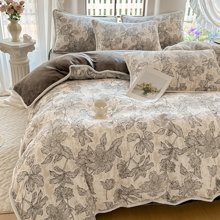 91家纺网 家纺一手货源 找家纺 亿品家纺 2025新款八斤立体雕花牛奶绒四件套 繁花【灰】